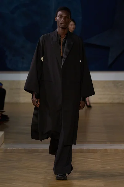 Look 19